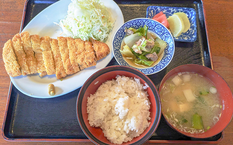 地域に愛される味｜喫茶待月で味わう名物ナポリタンと挽きたてコーヒーをどうぞ
